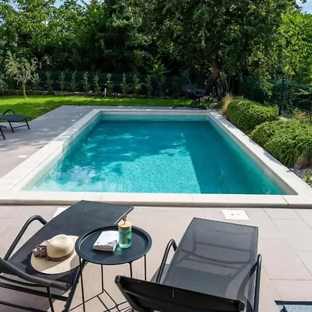 Maya By Guide * Juršići