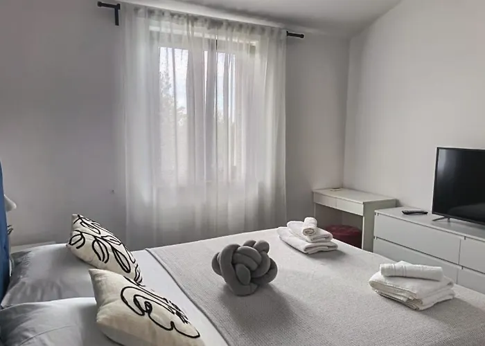 Maya By Guide Juršići