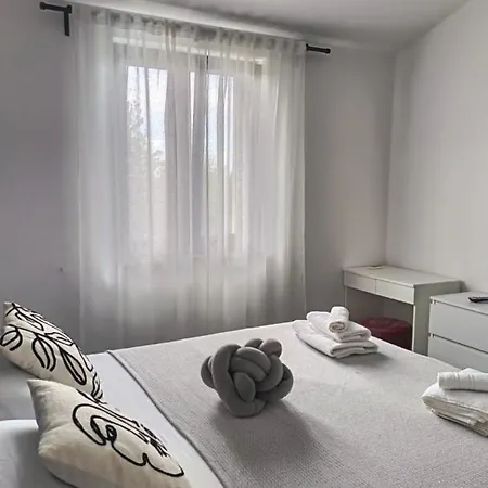 Maya By Guide Juršići