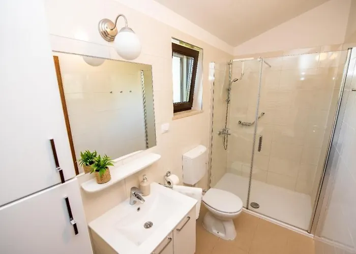 Maya By Guide * Juršići